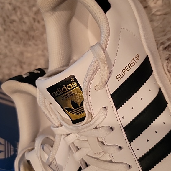 ORIGINALS Adidas SUPERSTAR White with Black Lines Sneakers - Picture 2 of 7